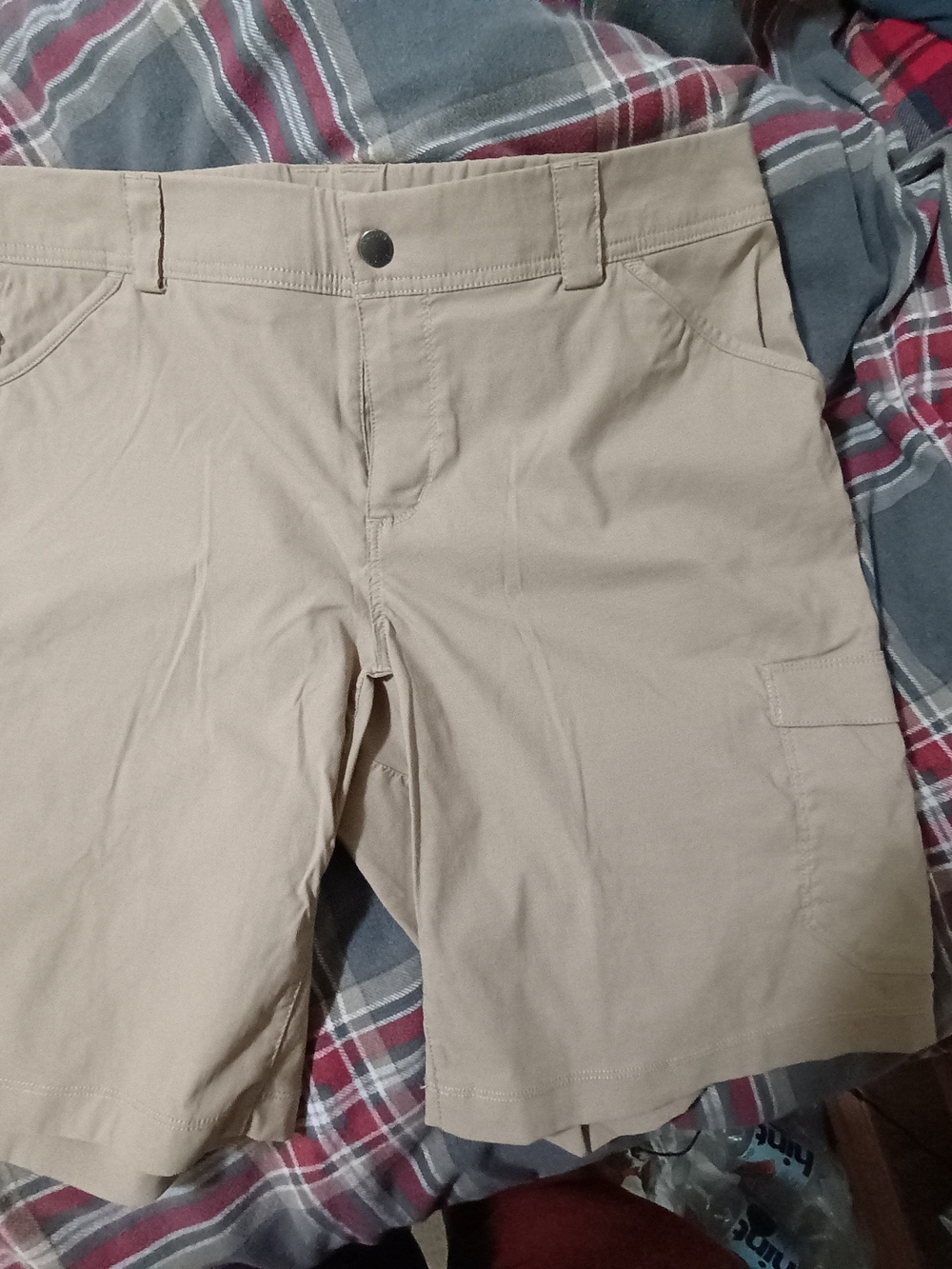 Khaki Duluth Women's Cargo Shorts
